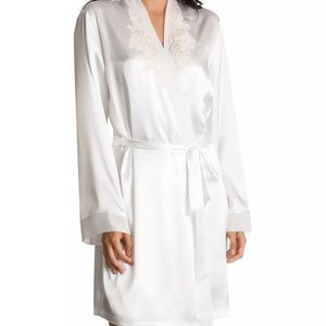 Linea Donatella Sonya Embellished Satin Bridal Wrap Robe NWT Size L/XL — MG2030